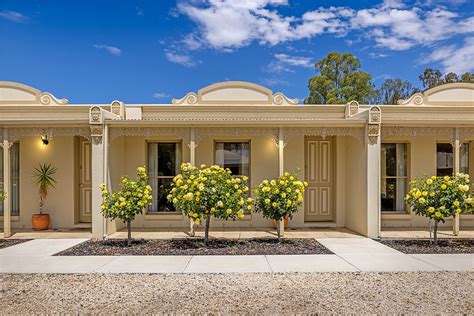 acacia terraces echuca|Luxury Accommodation 